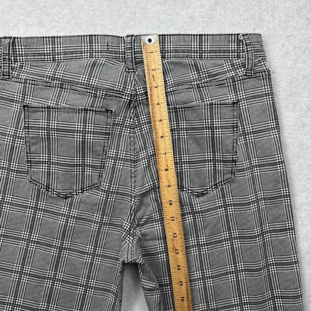Joes Jeans office fly feature